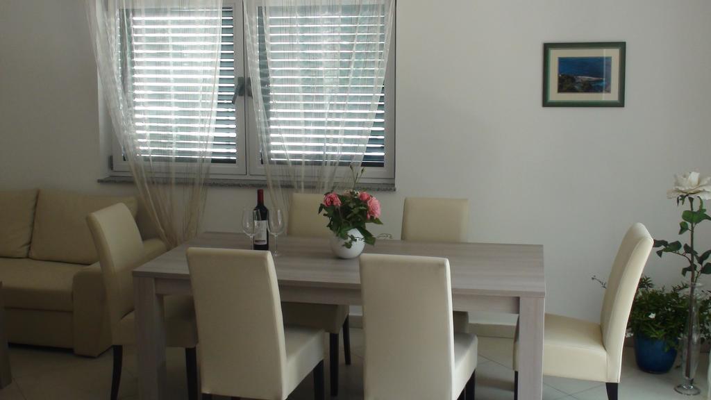 Apartments Eva Malinska Cameră foto