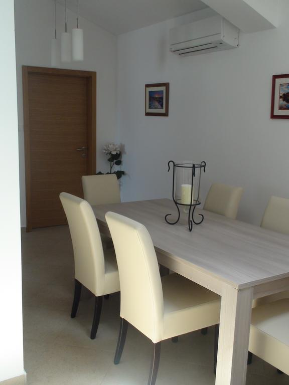 Apartments Eva Malinska Cameră foto