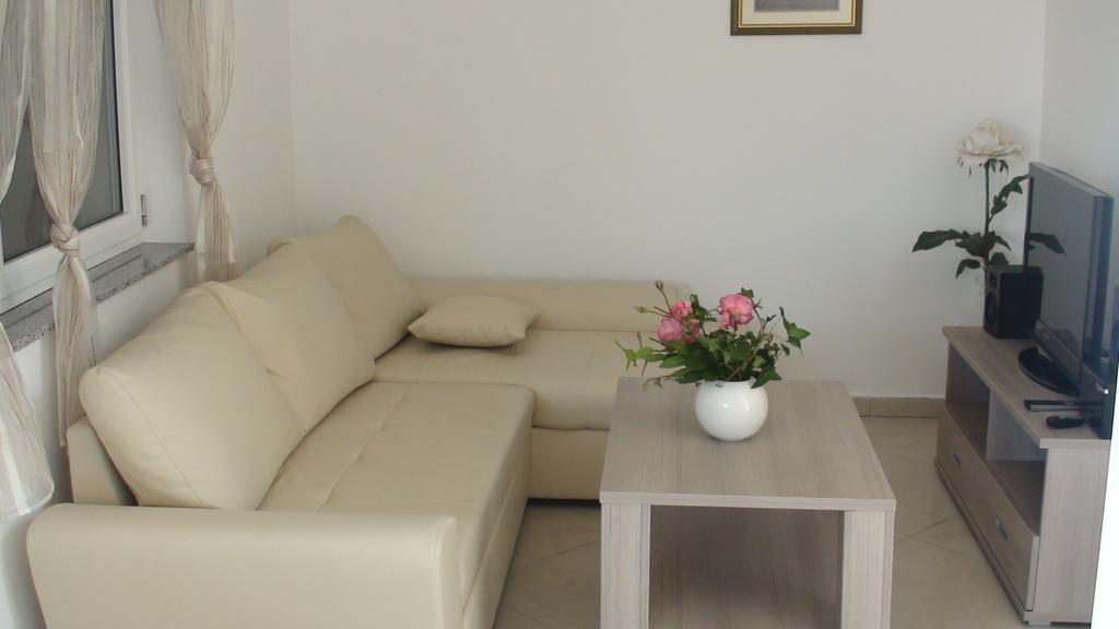 Apartments Eva Malinska Cameră foto